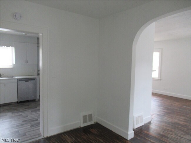 Building Photo - 3443 W 120th St
