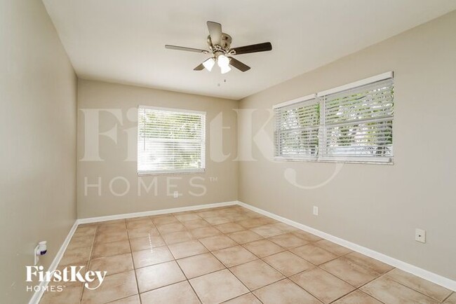 Building Photo - 5410 Bayshore Ave