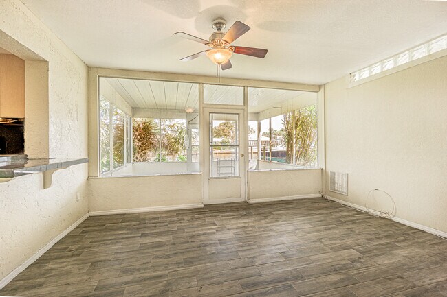 Building Photo - 4149 Floramar Ter