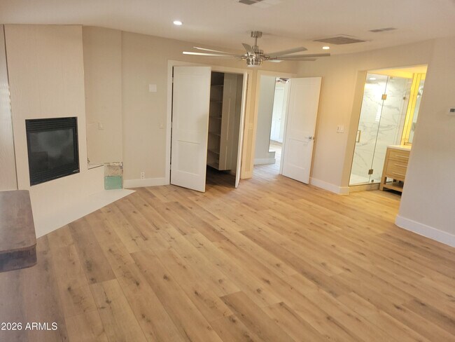 Building Photo - 12210 N 67th St