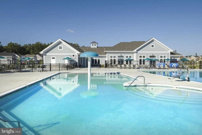 Building Photo - 5684 Lewis Carroll Dr