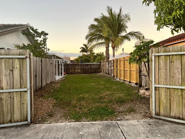 Building Photo - 17185 SW 145th Ave