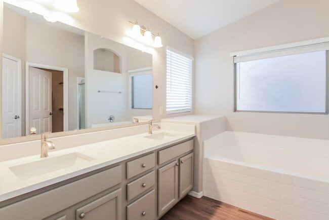 Building Photo - 355 E Camino Del Abeto