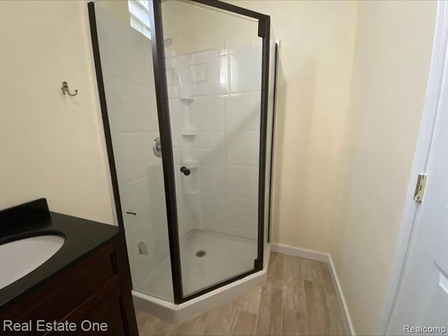 Building Photo - 2043 Vermont Ave