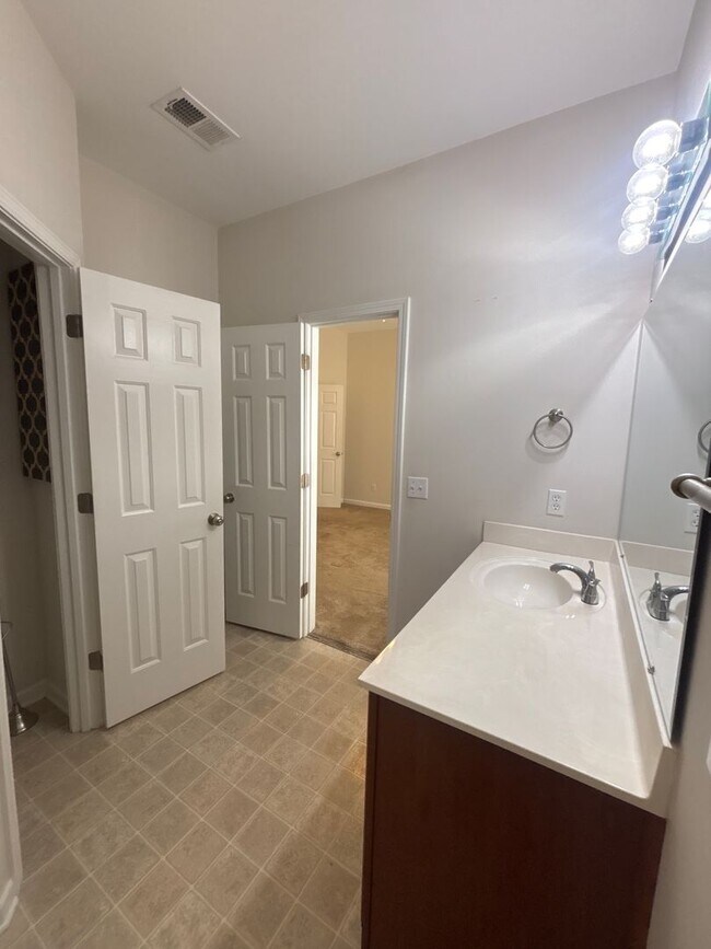 Building Photo - 657 Cornerstone Cir