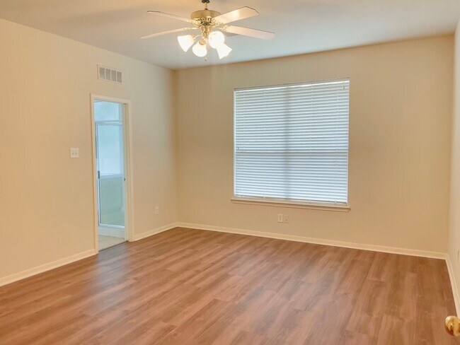 Building Photo - 24511 Saddle Path Ct