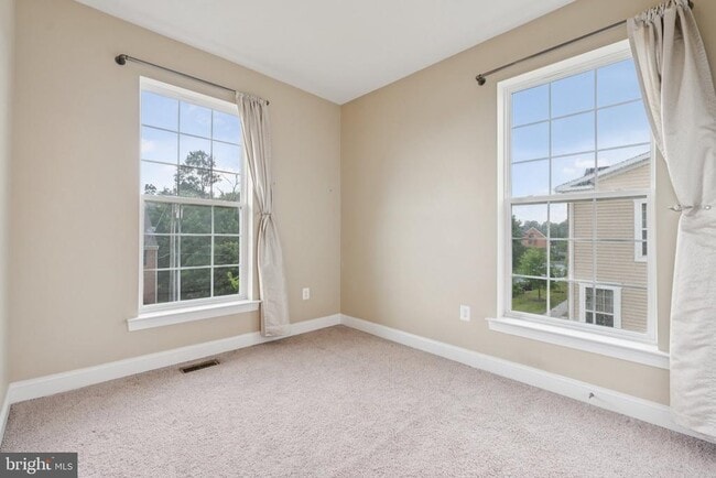 Building Photo - 46073 Hall Rd