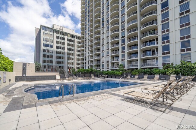 Building Photo - 1717 Ala Wai Blvd