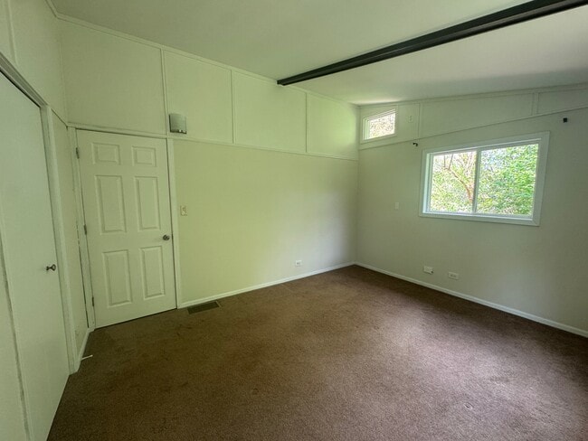 Building Photo - 6835 Paddock Ln