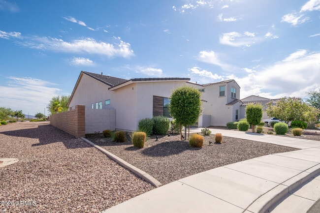 Building Photo - 18161 W Windmere Dr