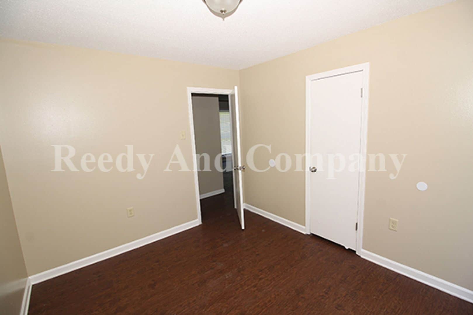 Building Photo - 5197 Chantilly Dr