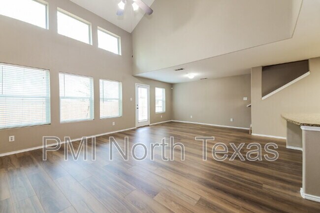 Building Photo - 9853 Fleetwood Dr