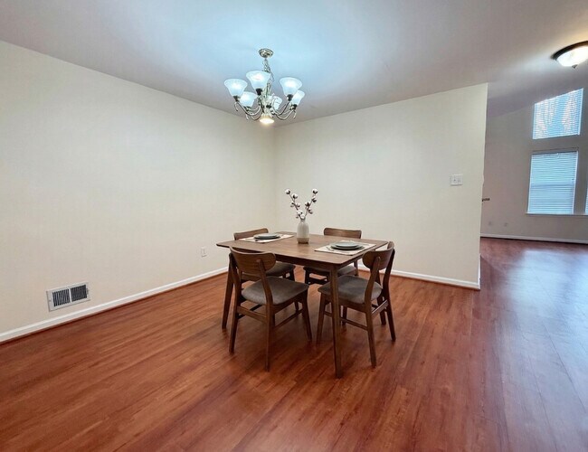 Building Photo - 306 Pimlico Way