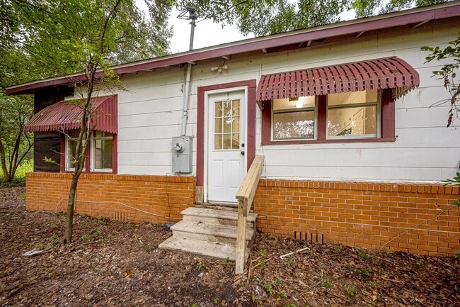 Building Photo - Freshly Renovated Rental Property!