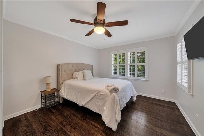 Building Photo - 5592 Colton Dr NE