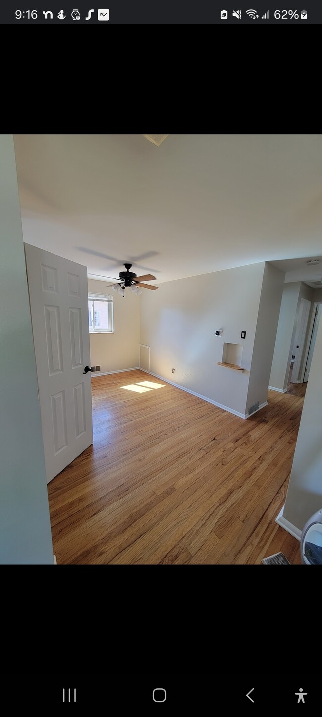 Dining Room - 2845 S Hudson St