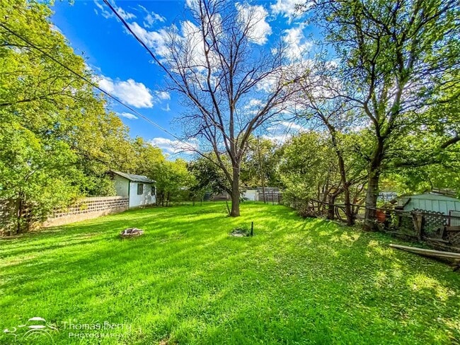 Building Photo - 2807 Russell Ave