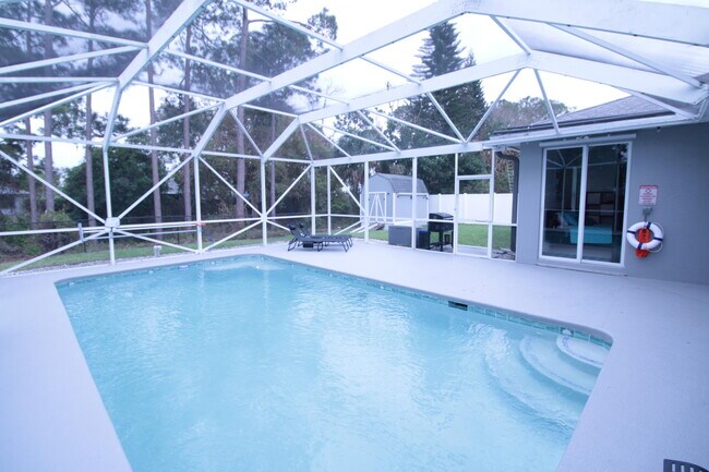 Building Photo - 2957 SW Collings Dr