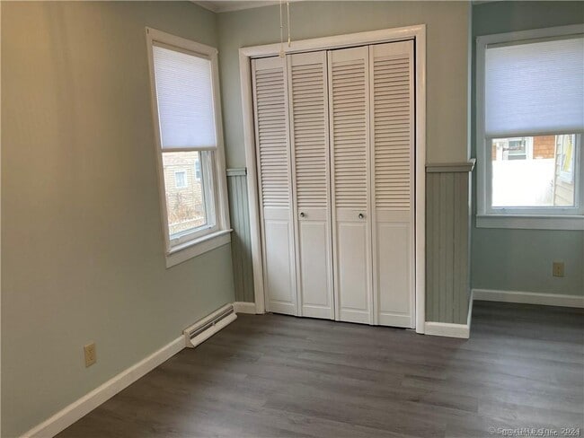 Building Photo - 31 Daggett St