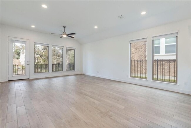 Building Photo - 164 Kimble Creek Lp