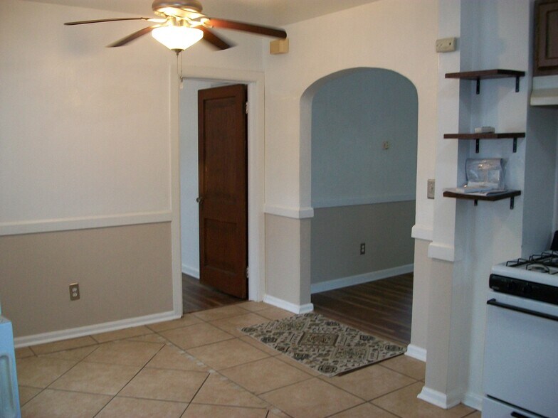 Building Photo - 6429 Dove St