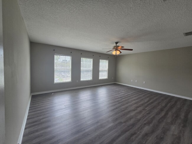 Building Photo - 405 Brooklet Cir