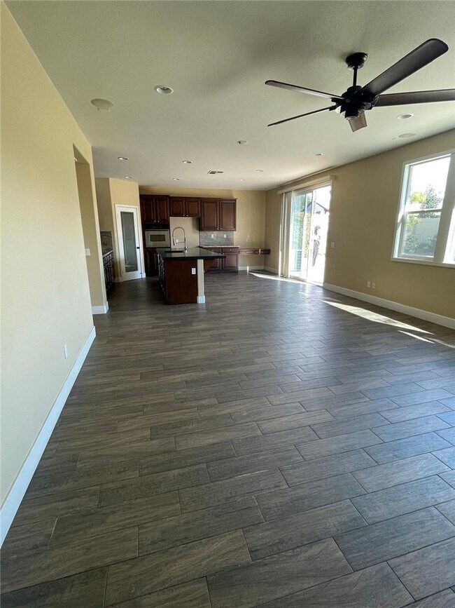 Building Photo - 32689 Cottonwood Rd