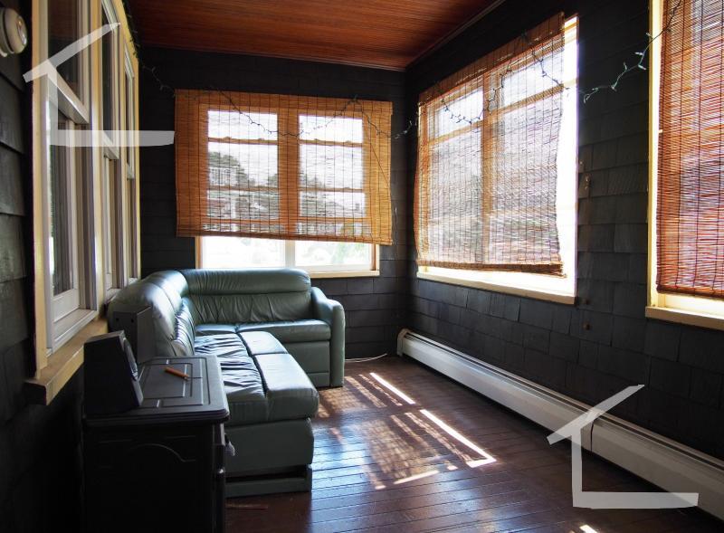 Building Photo - 53 Hunnewell Ave