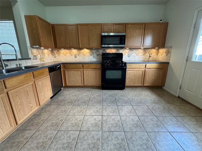 Building Photo - 9714 Coyote Creek Dr