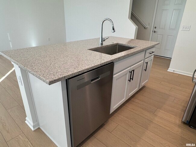 Building Photo - 5894 Butterfield Ct