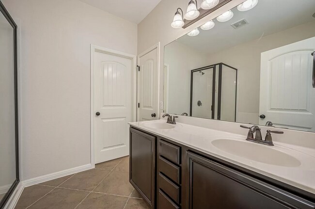 Bathroom - bedroom 2 - 7320 Colina Vista Loop