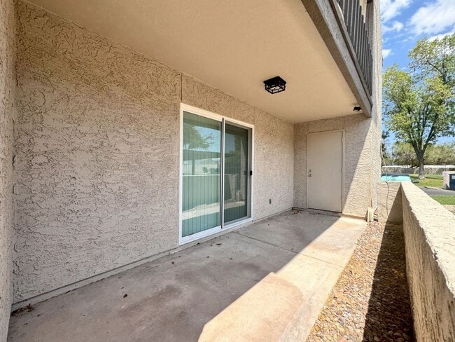 Building Photo - 520 N Stapley Dr