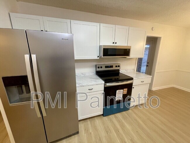 Building Photo - 300 Quincannon Rd