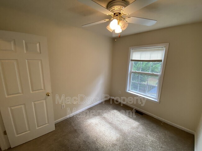 Building Photo - 9740 W Midland Way