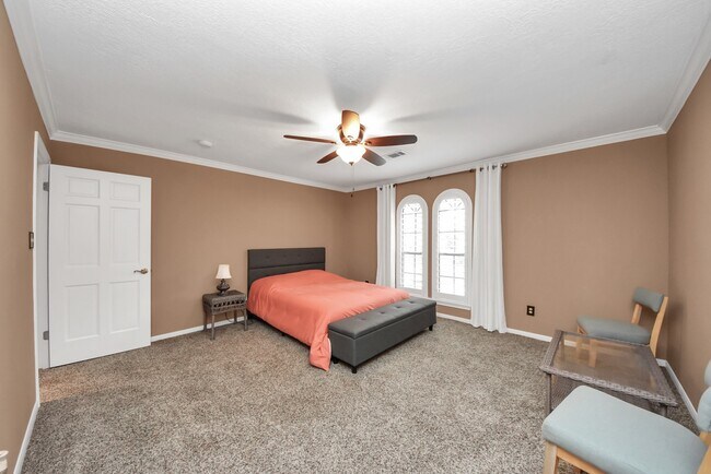 Building Photo - 5214 Norborne Ln