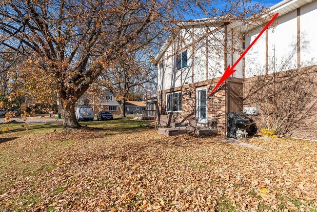 Building Photo - N20W5343 Pierce Ct