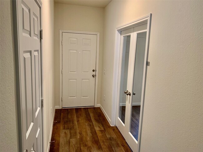 Building Photo - 4622 Falling Sun Dr