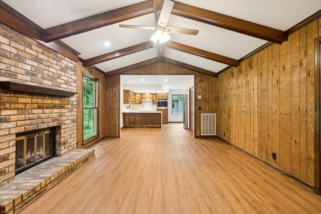 Building Photo - 1972 Sunnyside Dr