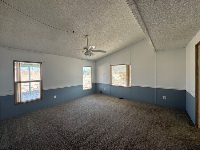 Building Photo - 2184 River Valley Rd