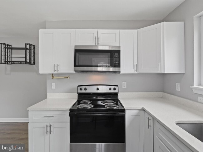 Building Photo - 5026 Roseld Ct