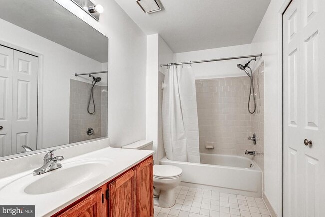 Building Photo - 1301 Sheridan Pl