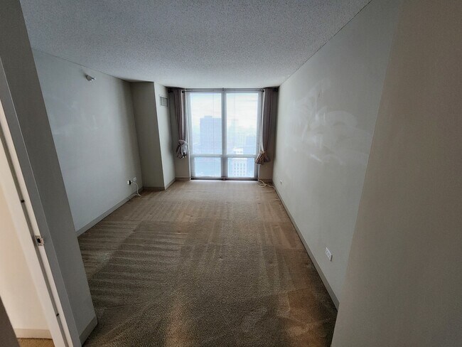 Building Photo - 2 E Erie St