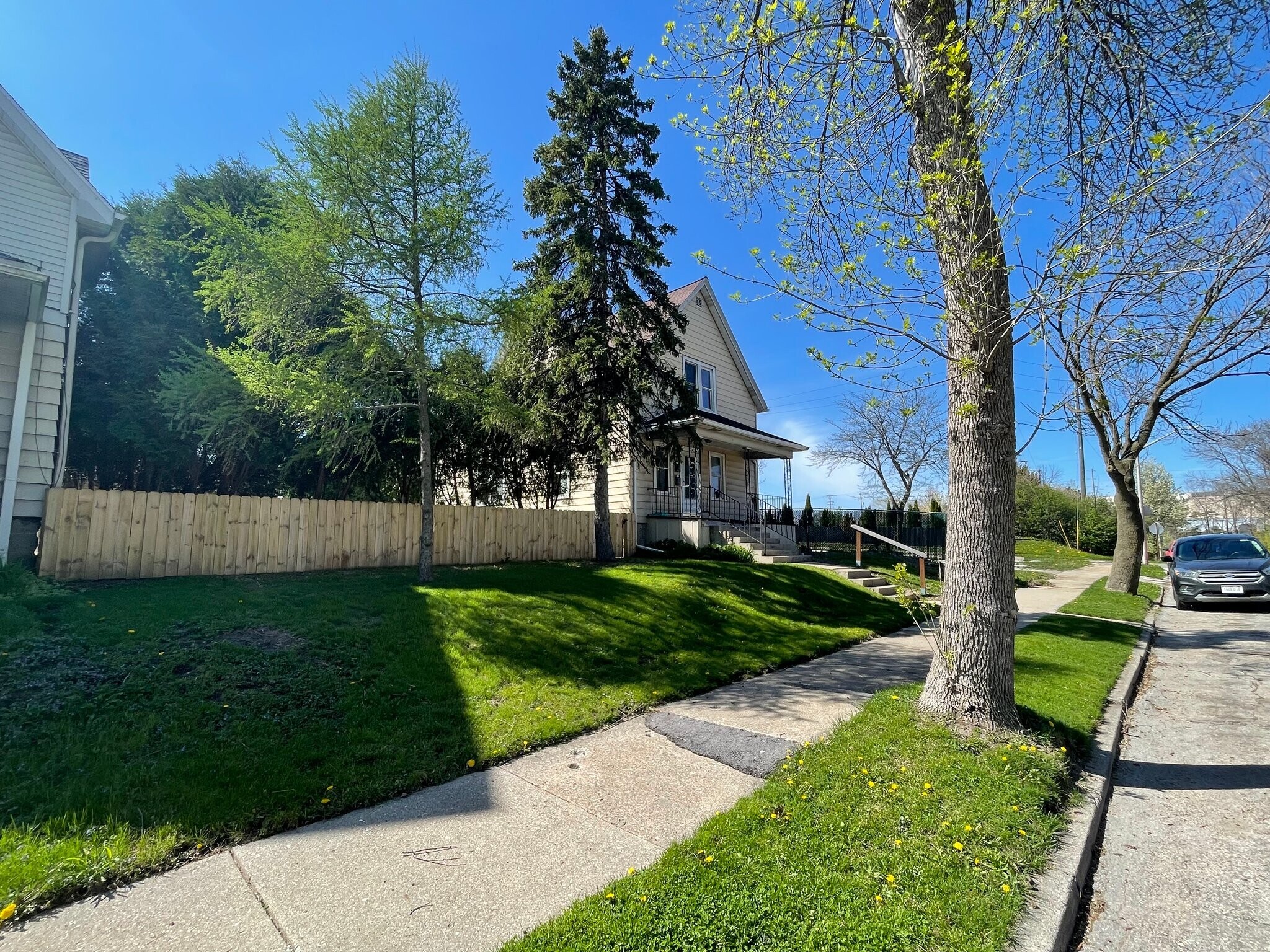 Building Photo - 1109 S 64th St