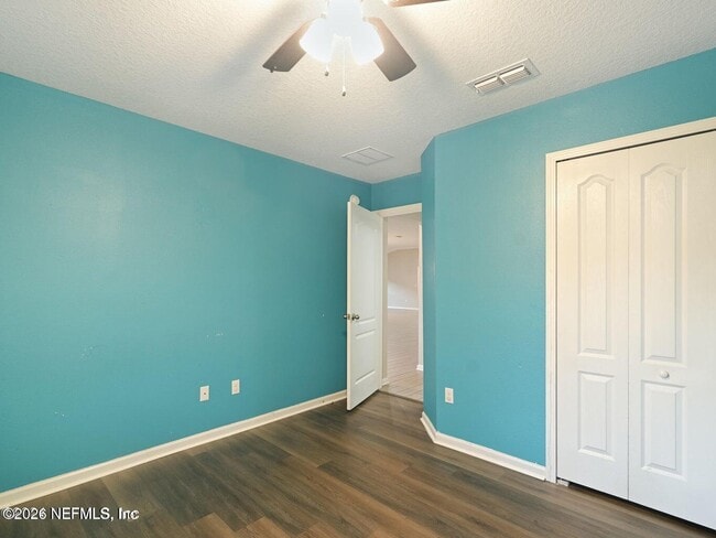 Building Photo - 353 Ponderosa Dr