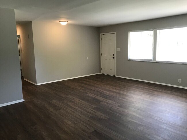 Building Photo - Washington Twp - 3 BR ranch