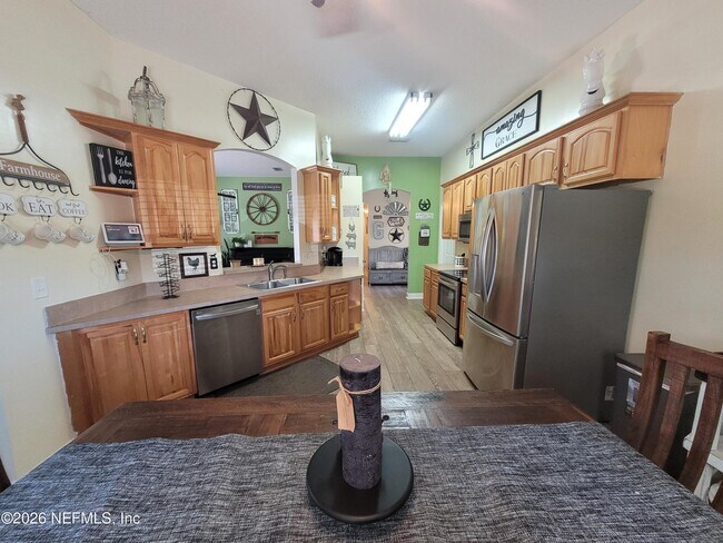 Building Photo - 906 County Rd 217