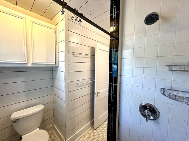 Building Photo - 1305 Lorrain St - Unit C