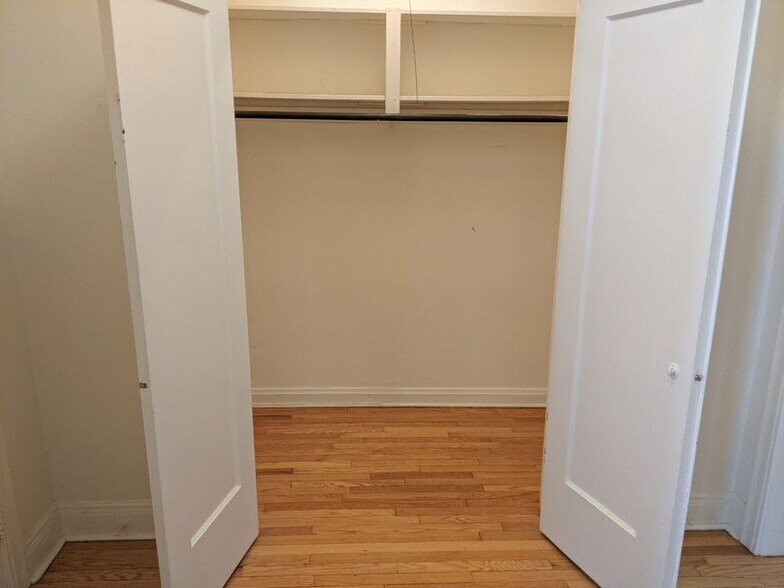 Building Photo - 1135 Maple Ave