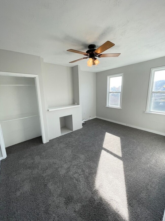 Building Photo - Newly Remodeled 3 Bedroom, 1.5 Bathroom in Brentwood- Basement Bar and Central Air!!