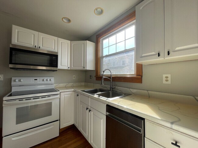 Building Photo - 1143 Cranford Ave